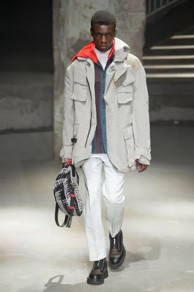 Look 38